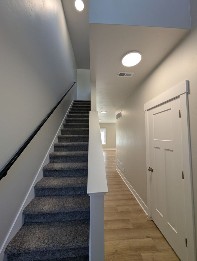 Photo - 109 Hillcrest Ave Unidad D