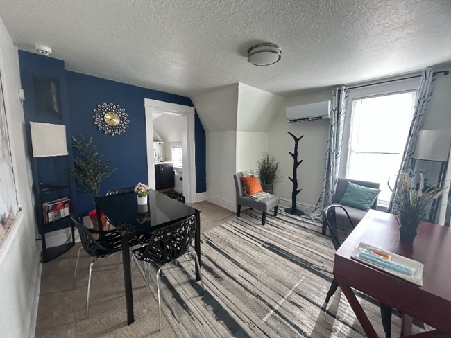 Photo - 859 S Grn St Unidad 4