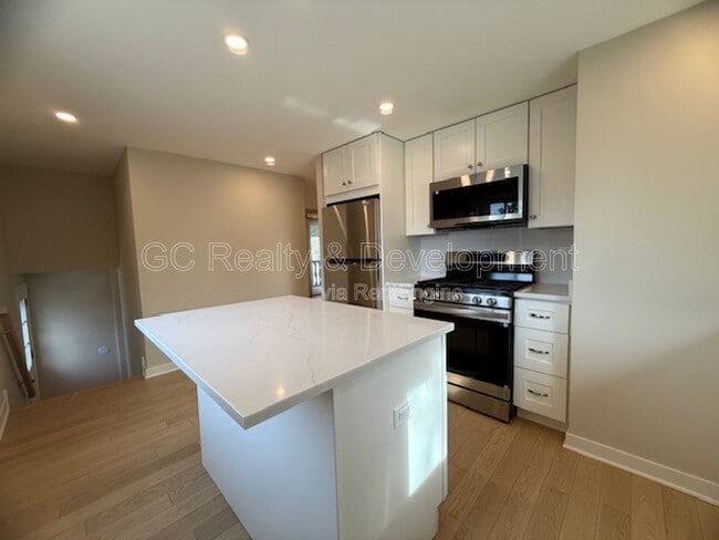 Photo - 3233 Twyford Rd