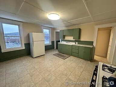 Building Photo - 237 E Main St Unit 2 Rental