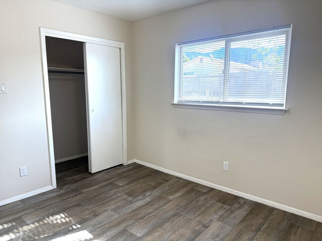 Photo - 940 Chelwood Park Blvd NE Unit 1