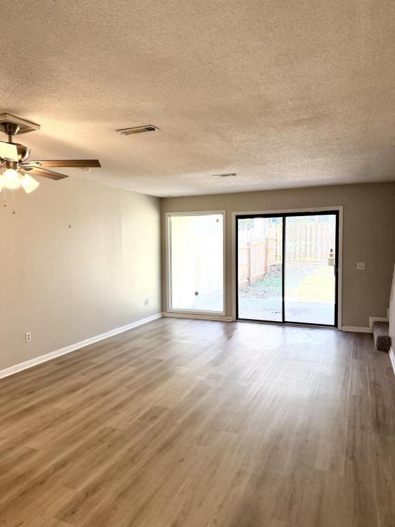 Building Photo - 19 Anthony Cir