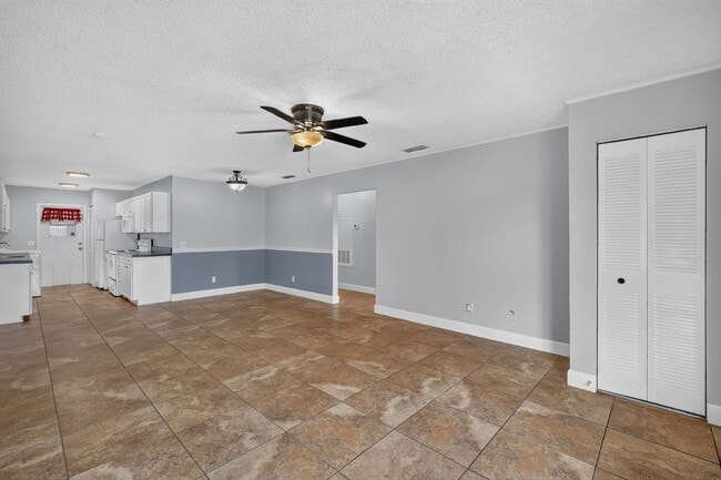 Photo - 3/2 Condo in Tavares Ridge w/ Community Pool!