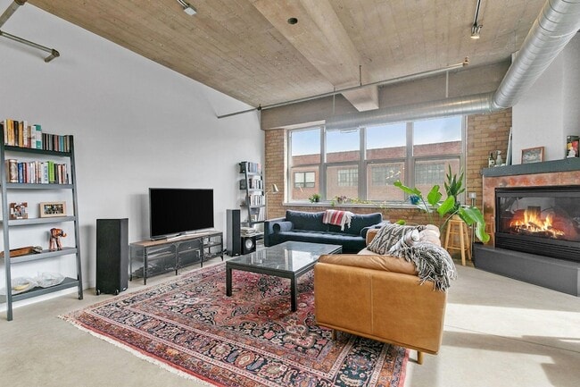 Photo - 901 N 3rd St