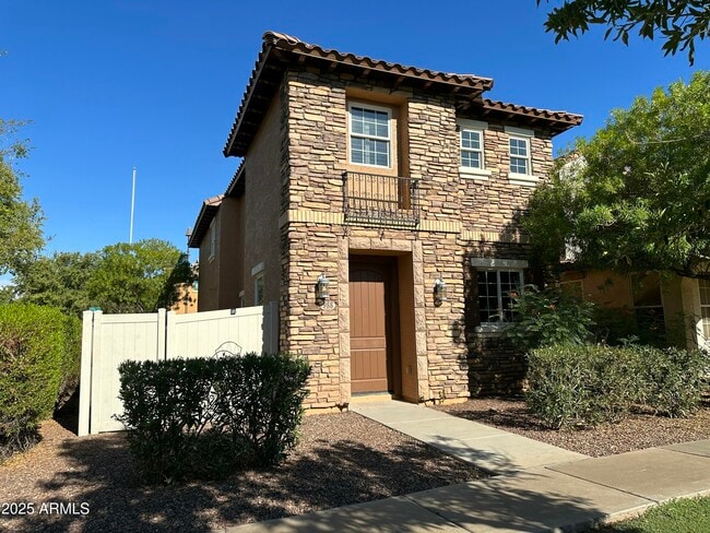 Building Photo - 988 S Reber Ave Rental