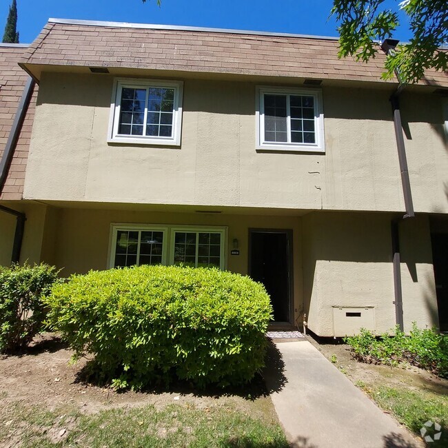 Building Photo - Nice 3 bedroom condo near CSUS.  Available...