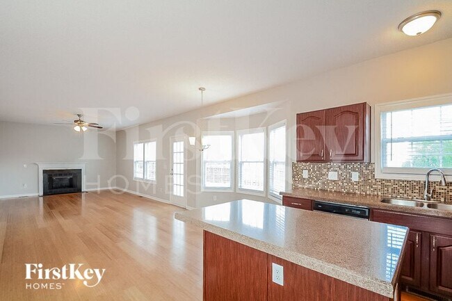 Photo - 4037 Mantua Way