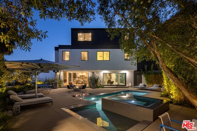 Building Photo - 8080 Laurel View Dr