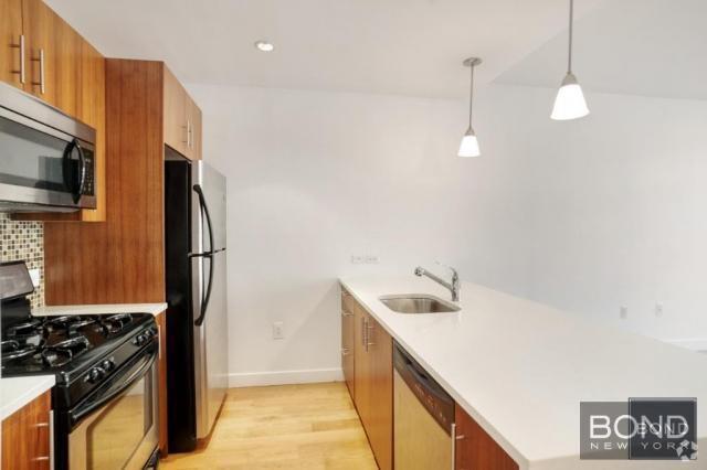 Building Photo - 1 bedroom in Astoria NY 11102 Unit 3A Rental