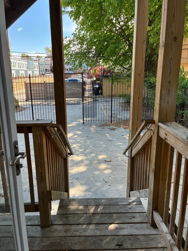 Photo - 1709 E St NE