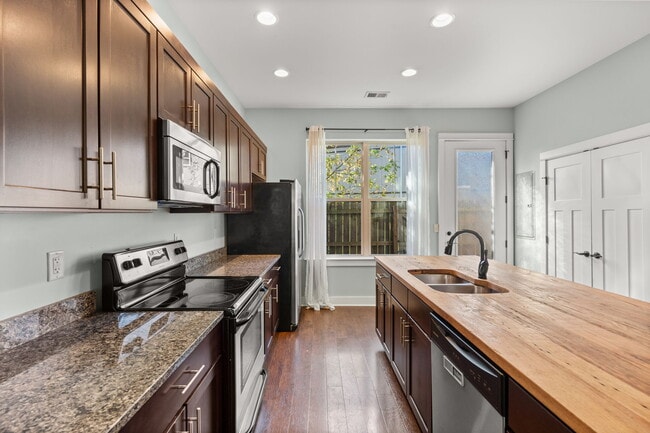 Photo - 1106 Stratford Ave