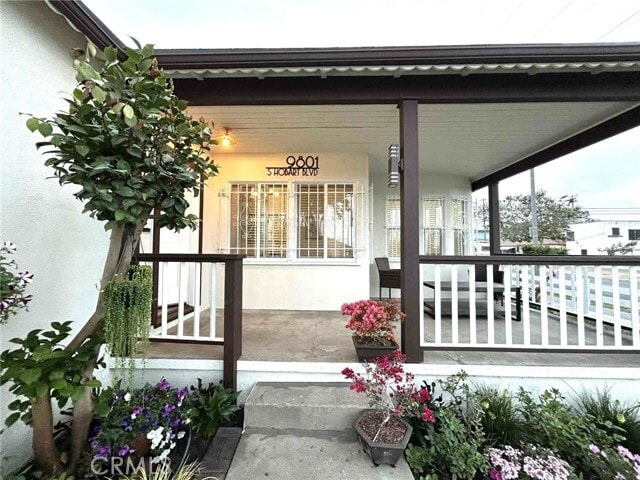 Photo - 9801 S Hobart Blvd