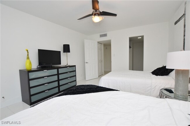 Building Photo - 1 Bluebill Ave Unit 503