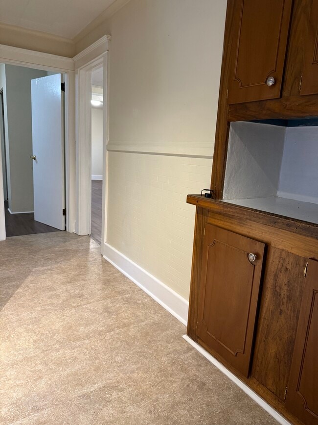 Photo - 308 Robinson St Unit 2 Bdrm