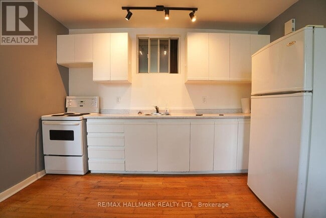 Photo - 1432 Queen St E Unit 3