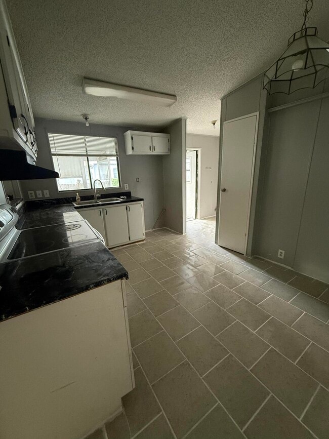 Building Photo - 9301 SE 61st Dr Rental