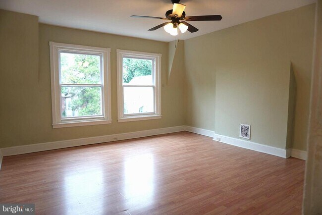 Photo - 444 W Bringhurst St