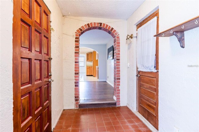 Photo - 2640 Albion St