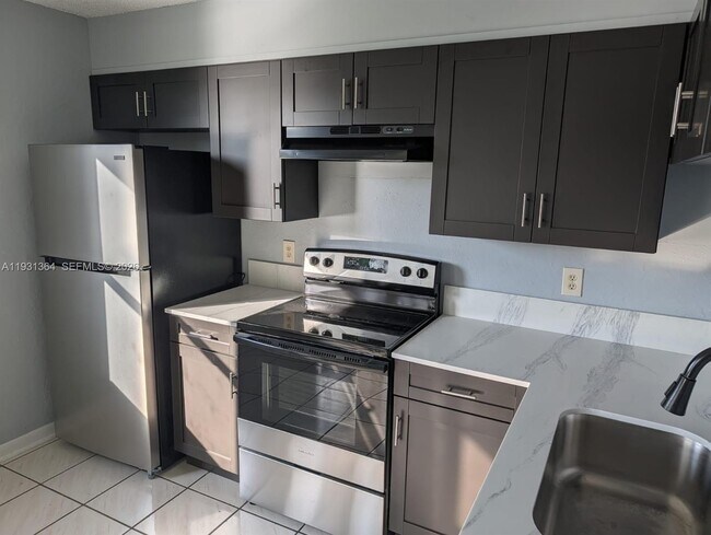 Photo - 1080 N Franklin Ave Unit 1080B