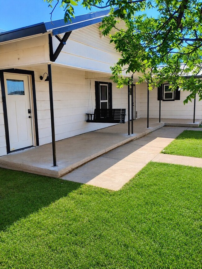 Photo - 7212 N County Rd 3300