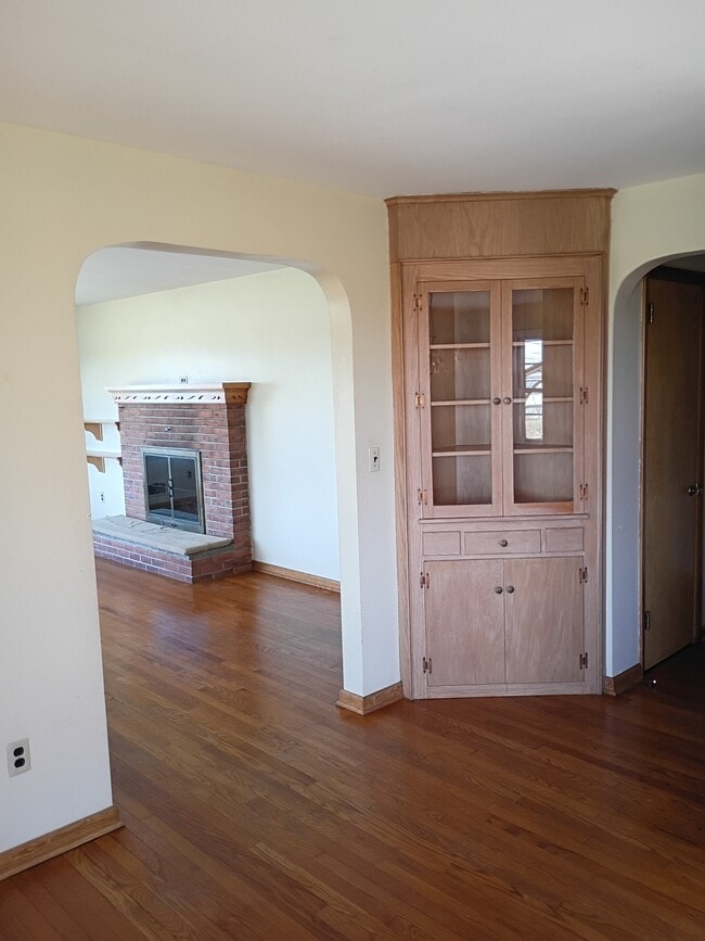 Photo - 395 W Newport Rd