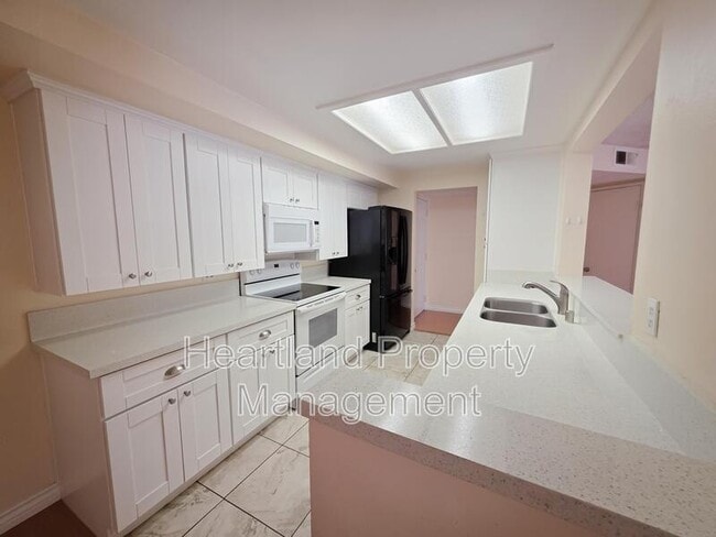Photo - 1030 E Washington Ave Unit #119