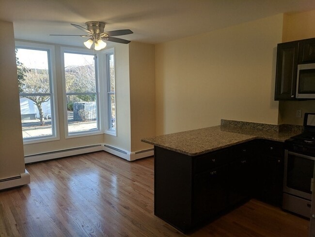 Photo - 80 Havre St Unit 2