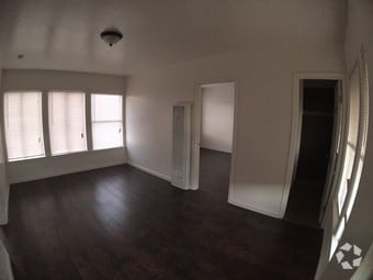 7404 S Western Ave Unit 1