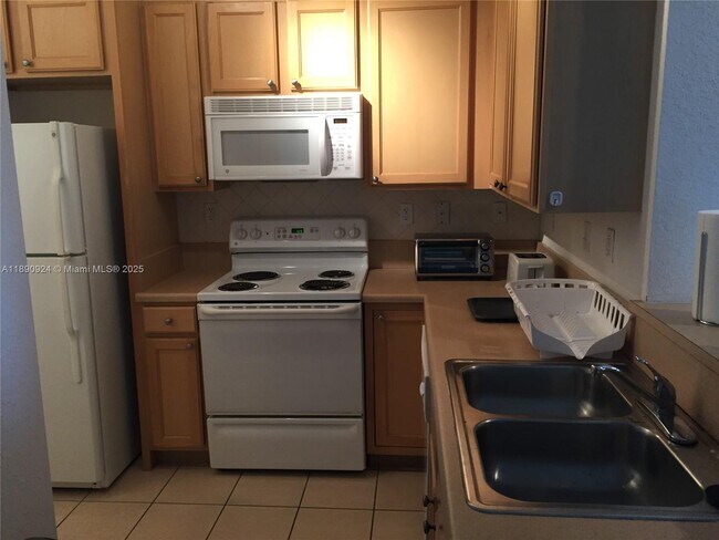 Photo - 6001 SW 70th St Unit 503