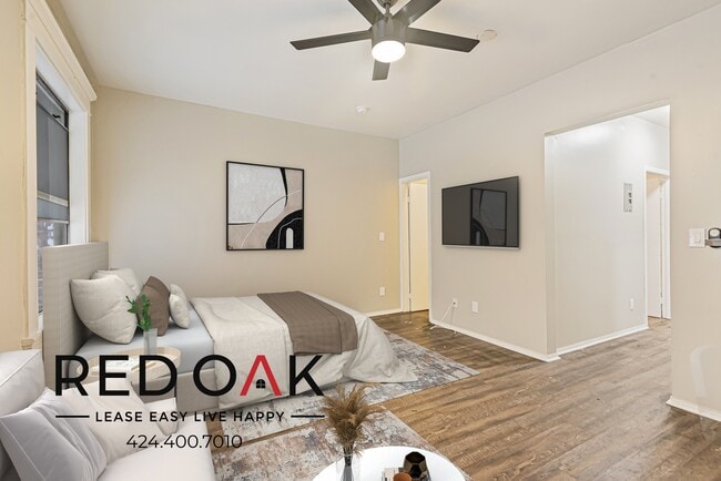Photo - ~2 Weeks FREE~ Spacious and Sunny Studio w... Unidad 303