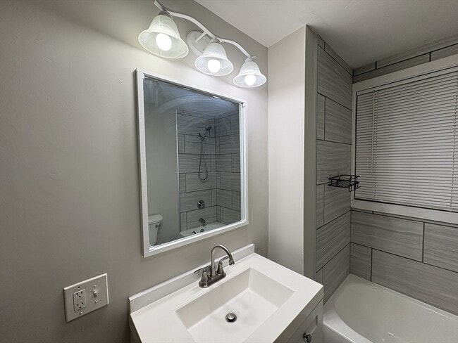 Photo - 171 Pleasant St Unit 2