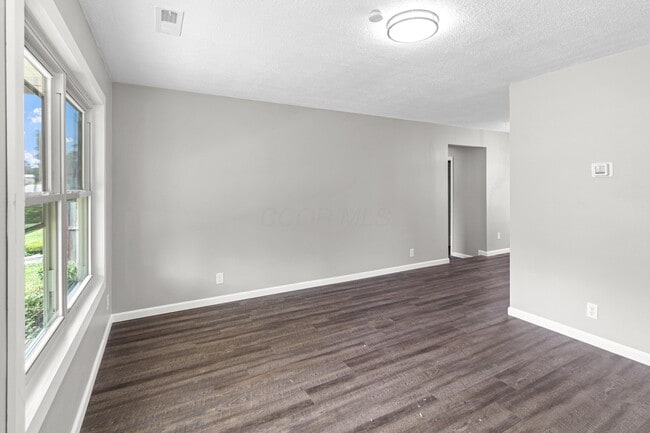 Photo - 261 Sunset Dr S