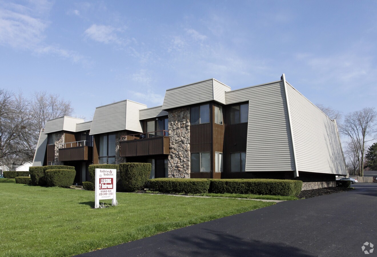 Plum Leaf Commons - Plum Leaf Commons Apartments