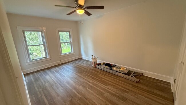 Building Photo - 76 Henry St Unit 2nd Floor with loft