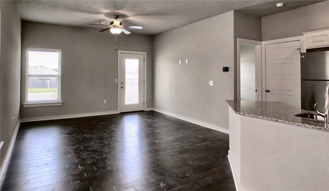 Photo - 1813 N Izard Ln
