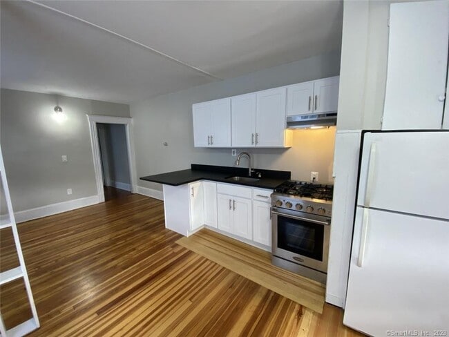 Building Photo - 34 Center St Unit 4