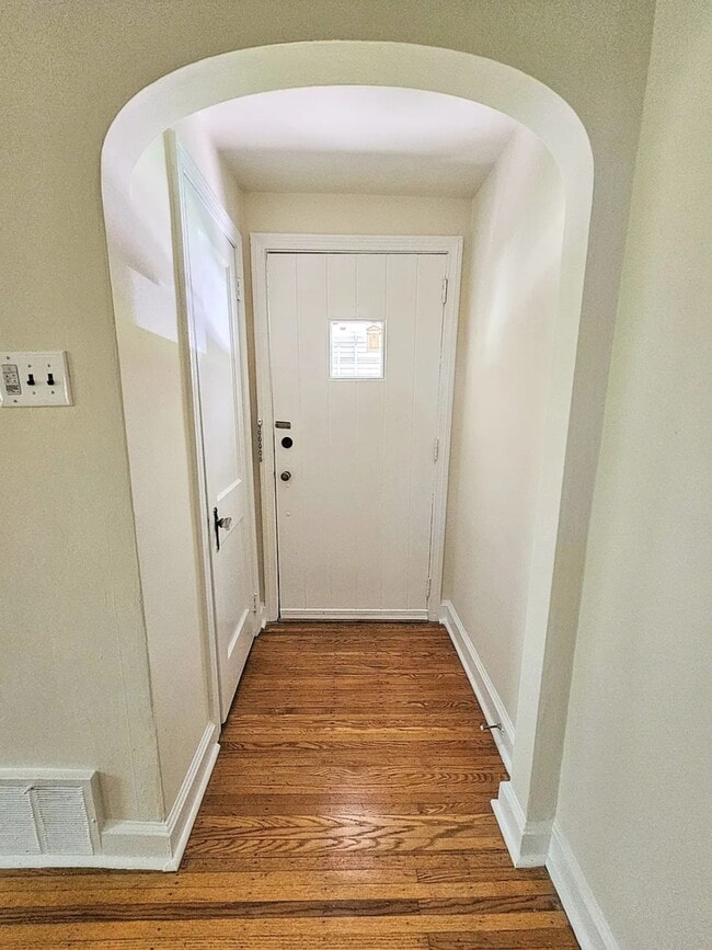 Photo - 738 E Railroad Ave