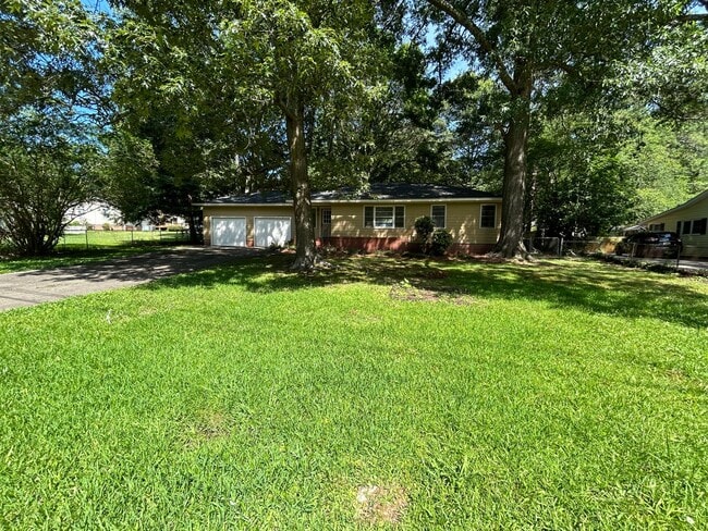 Photo - 3/1 House with a bonus room $995