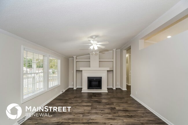 Photo - 617 E Walnut Ave House