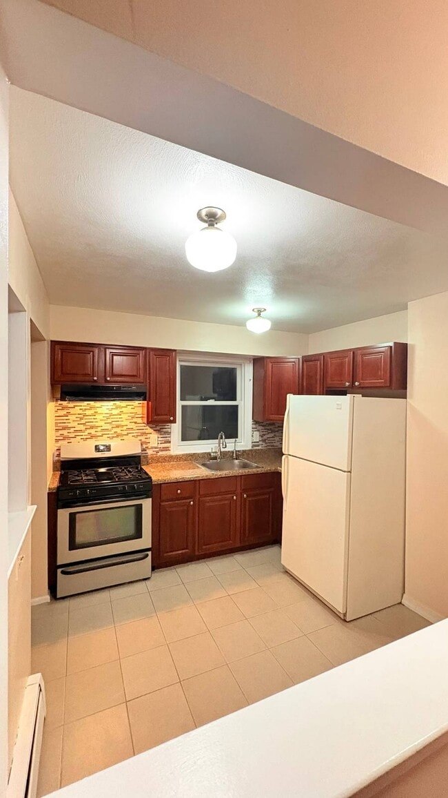 Building Photo - 105 Lucille Ave Rental