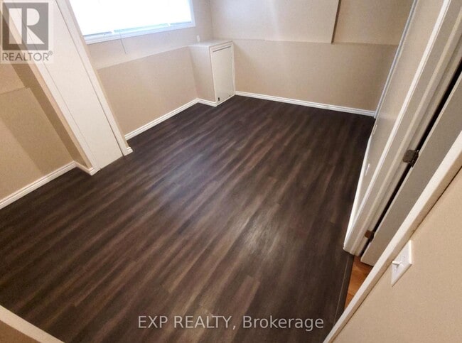 Photo - 350 Tampa Dr