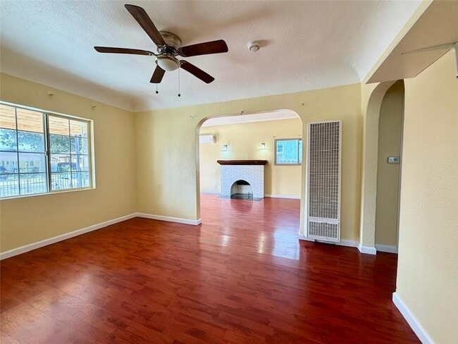 Photo - 607 W 101st St