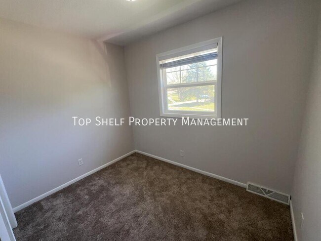Photo - 308 SW Westview Dr