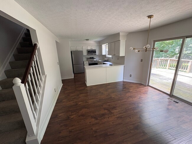 Photo - 1074 Lakegrove Ct