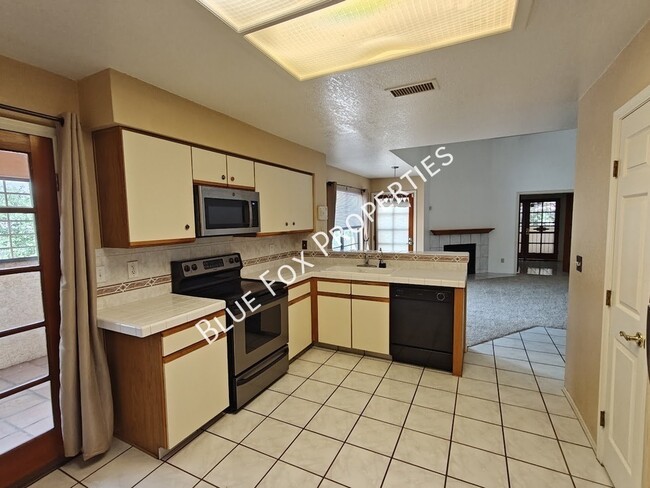 Photo - 131 E Horizon Cir