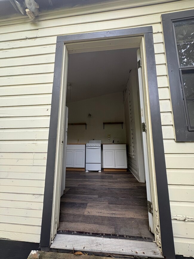 Photo - 422 Spofford Ave