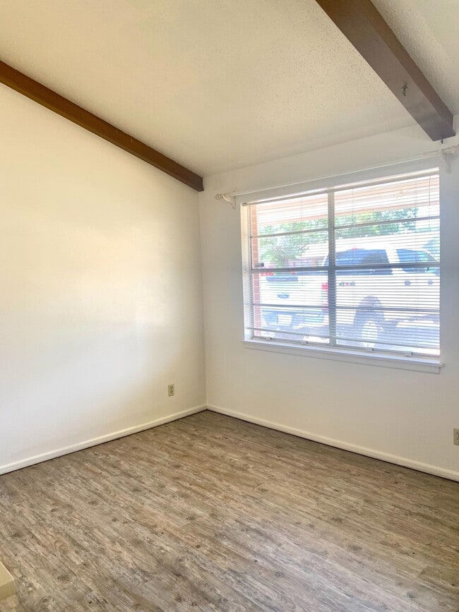 Photo - 5423 45th St