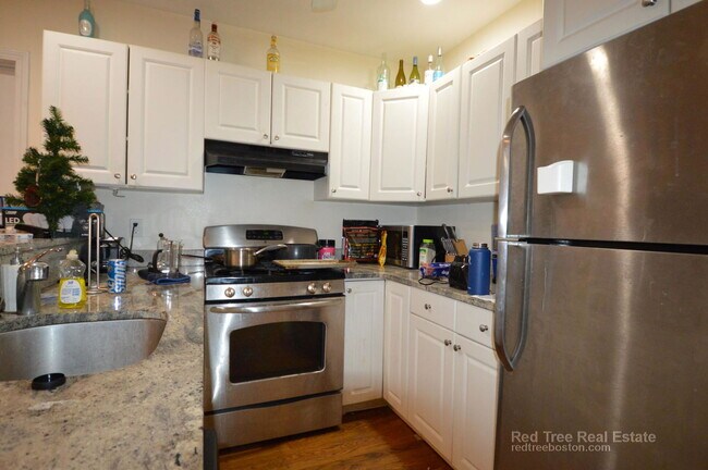 Photo - 66 Egmont St Unit 2