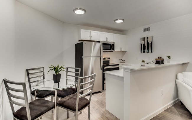 Photo - 4919 San Jacinto