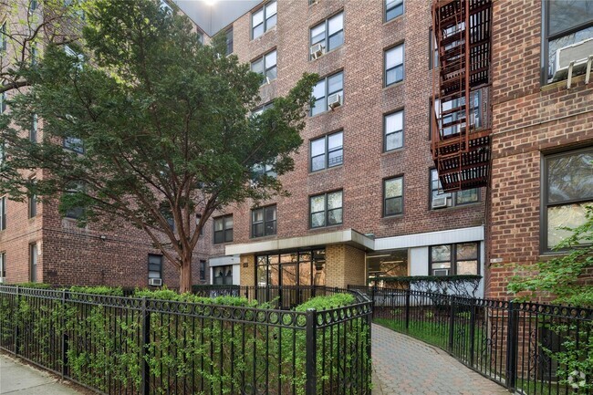 Building Photo - 89-20 55th Ave Unit 3R Rental